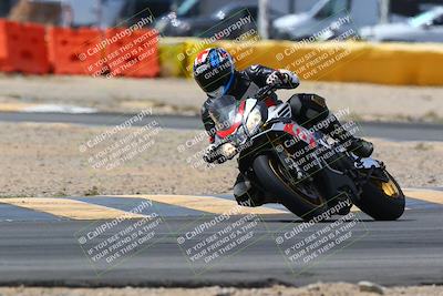 media/Apr-10-2022-SoCal Trackdays (Sun) [[f104b12566]]/Turn 2 (1135am)/